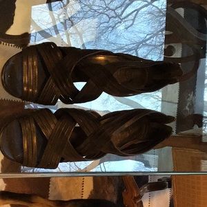 Black leather Tory Birch high heels